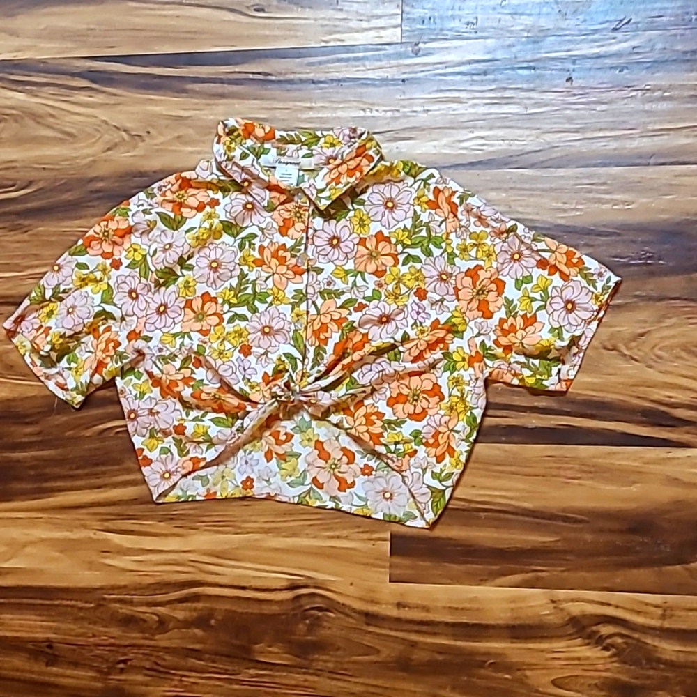 Size Large Passport Crop Top